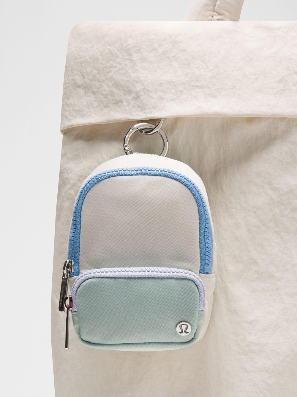 NWOT lululemon everywhere backpack nano keychain - sold out color